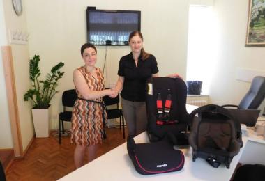 Kompanija Keprom donirala auto-sedišta Centru za porodični smeštaj i usvojenje Novi Sad